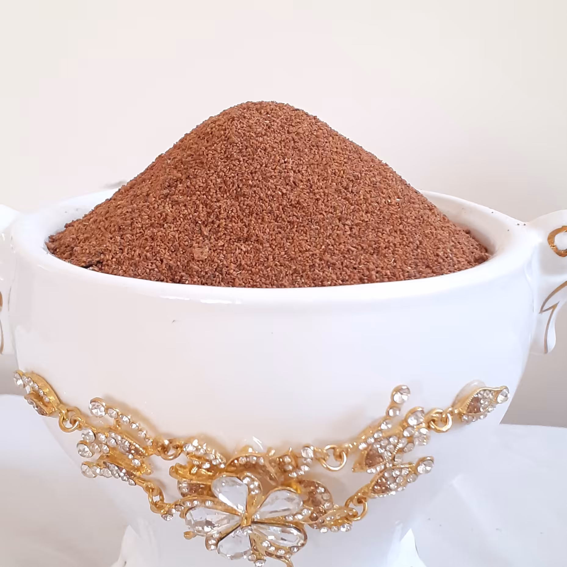 خاکشیر اعلا رنگ قهوه ای بسته های نیم کیلیویی