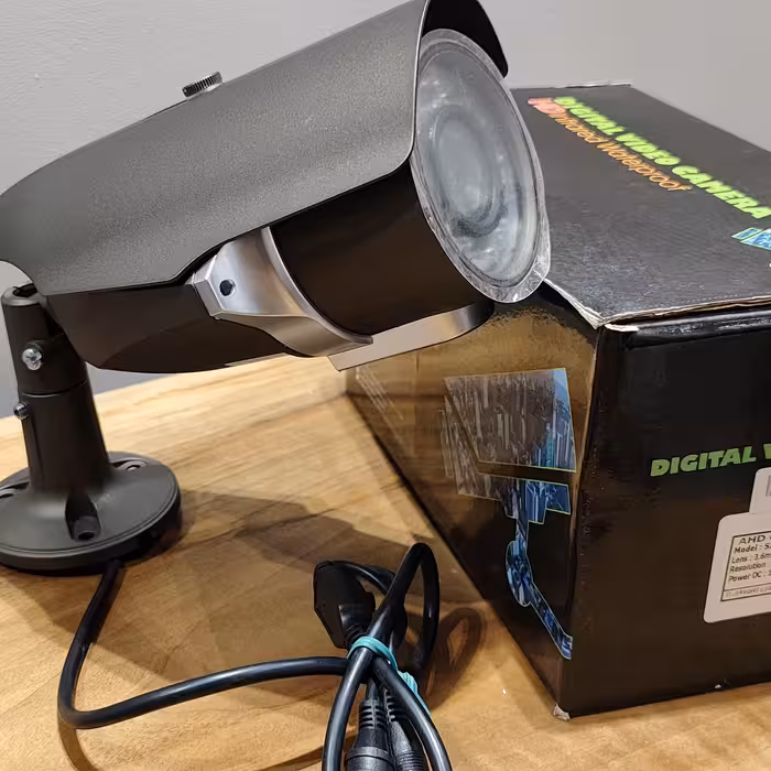 دوربین. مدار بسته دیجیتال 2مگاپیکسل واقعی کیس بزرگ دید در شب عالی بدنه تمام فلز گارانتی 1سال