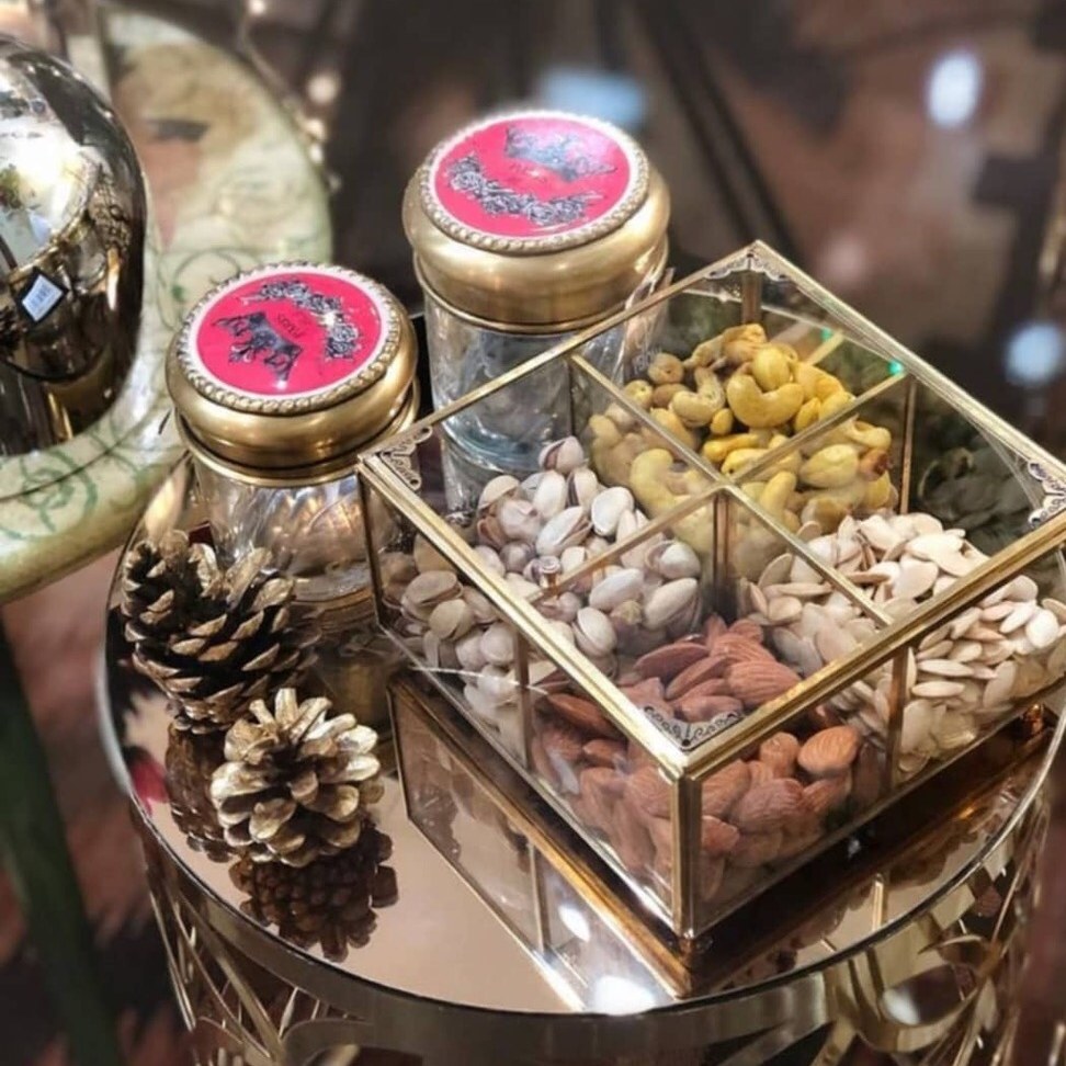 جای تیبگ و تنقلات خوری برنجی
