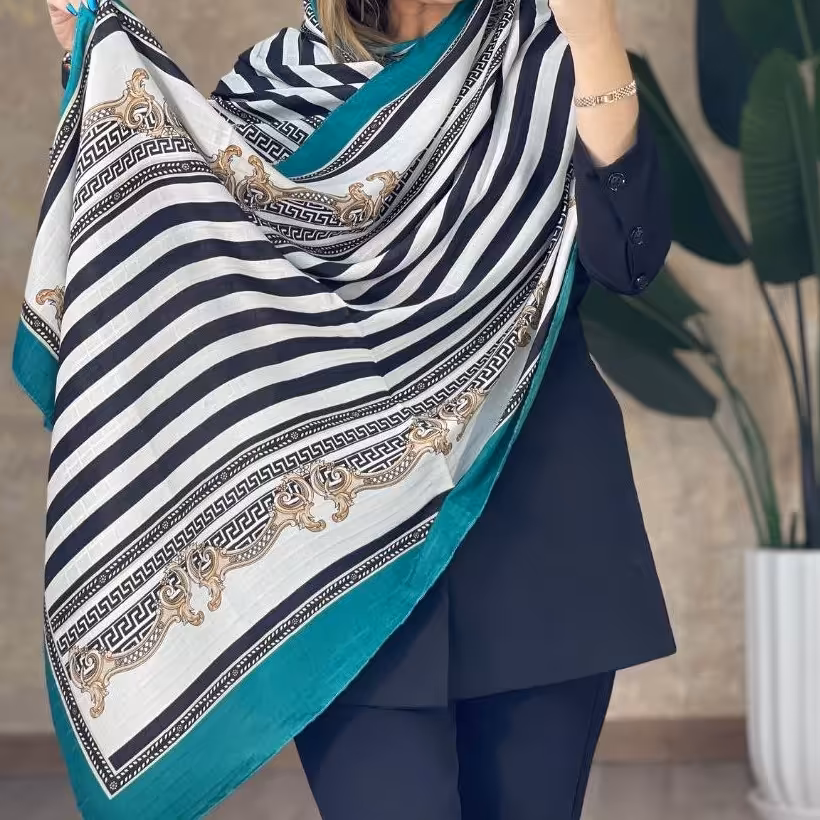 شال نخی منگوله دار