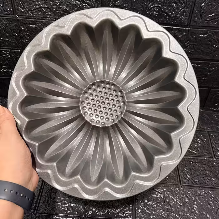 قالب کیک مدل آفتابگردان سایز بزرگ قطر 30 سانتی متر
جنس فلزی نچسب ضخیم 
مناسب برای کیک و ژله و پاستا و ......
قابل استفاد