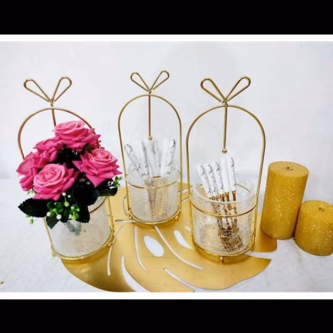 استند مزه و نبات طلایی آبگز یک عددی 