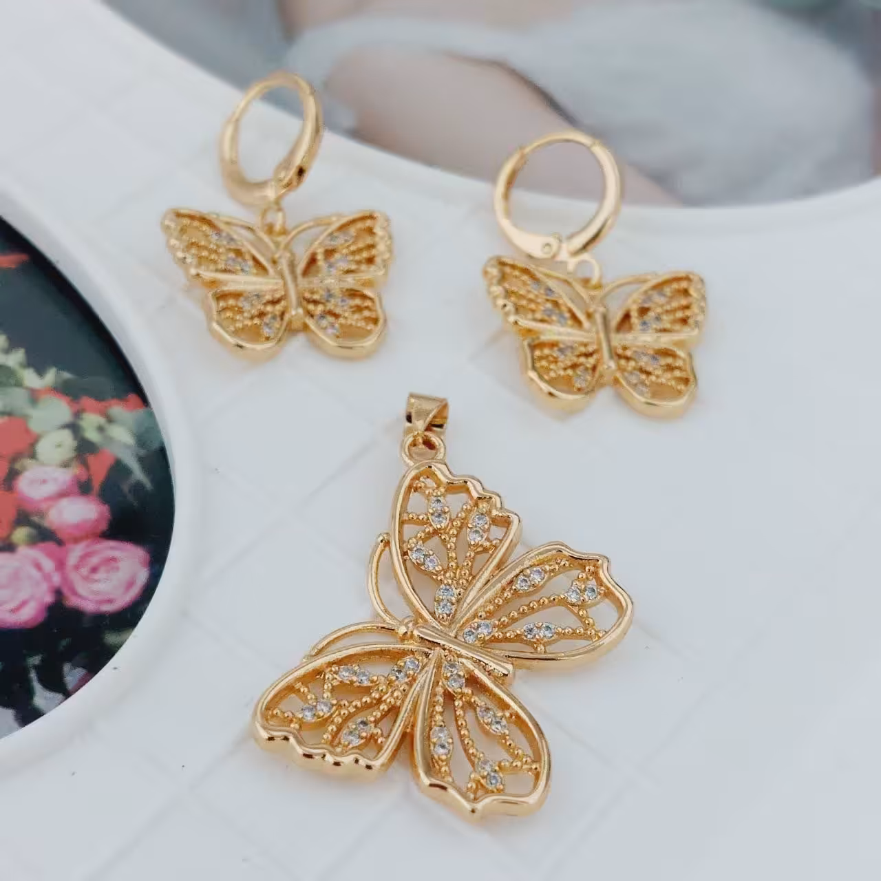 نیمست کد10836 طرح طلا.با آبکاری طلا.ضد حساسیت.رنگ ثابت