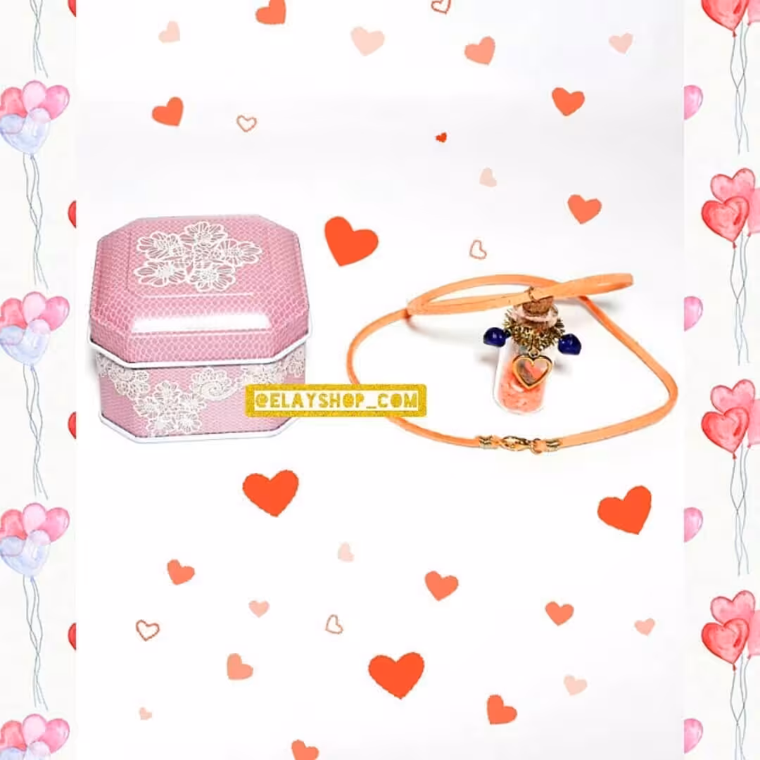 جعبه کادویی فلزی
هشت ضلعی به همراه گردنبند بطری آرزوها طرح صدف شنی نارنجی