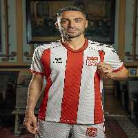 پیراهن ورزشی سفید مردانه 24 25 اورجینال hummel