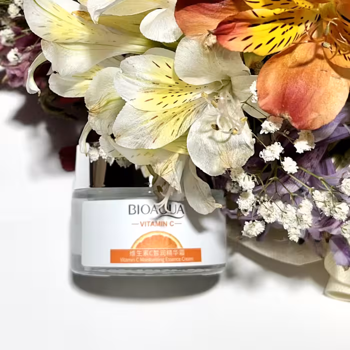 کرم آبرسان ویتامین سی بایوآکوا