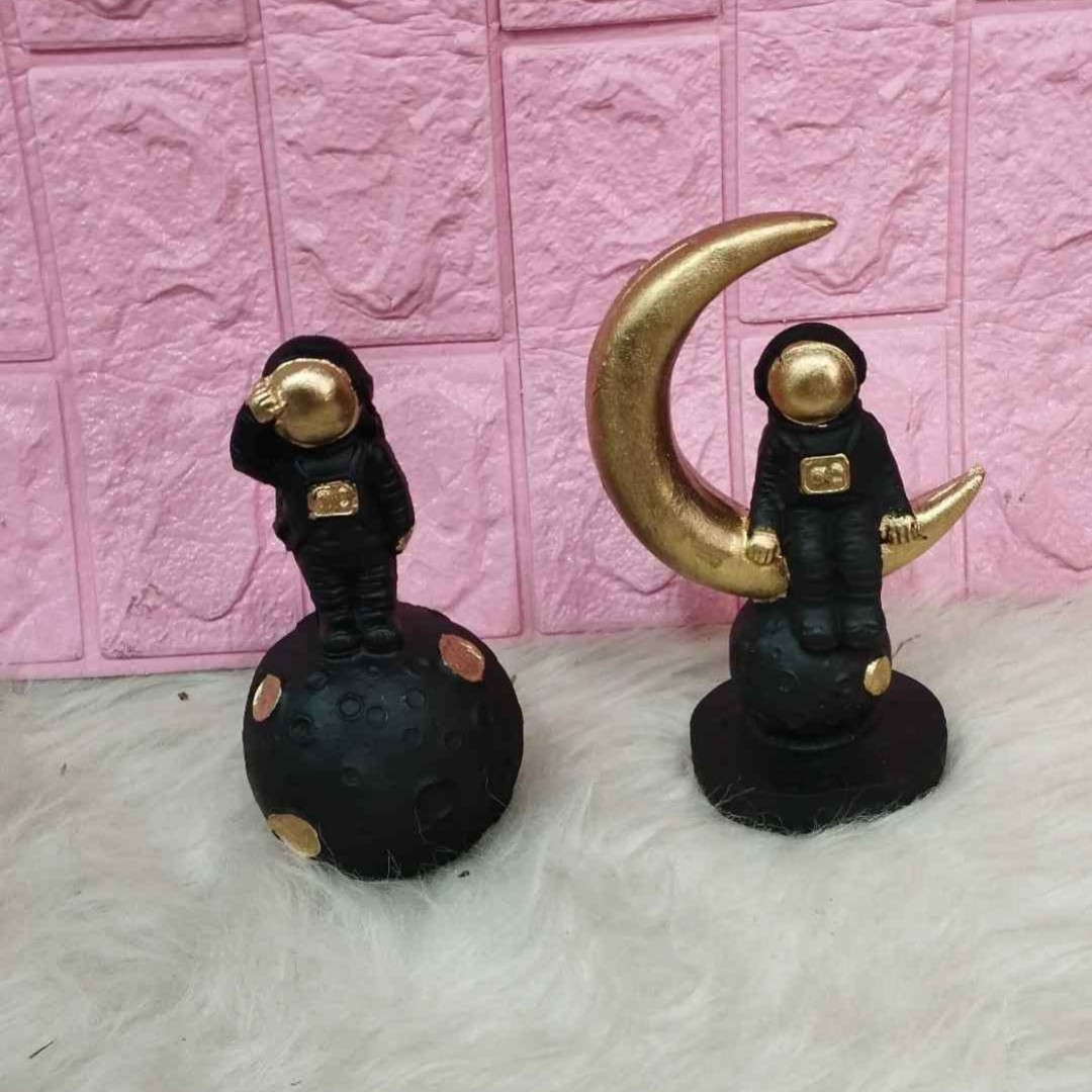 مجسمه فانتزی فضانورد جفتی