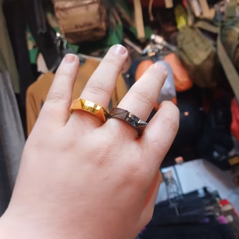 انکوش طره شاخ دار