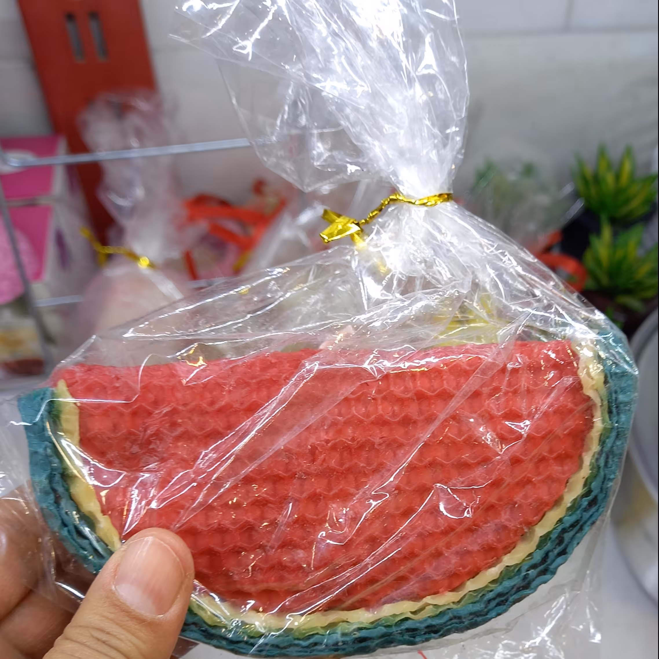 شمع هندوانه  دست ساز، تهیه شده از موم طبیعی