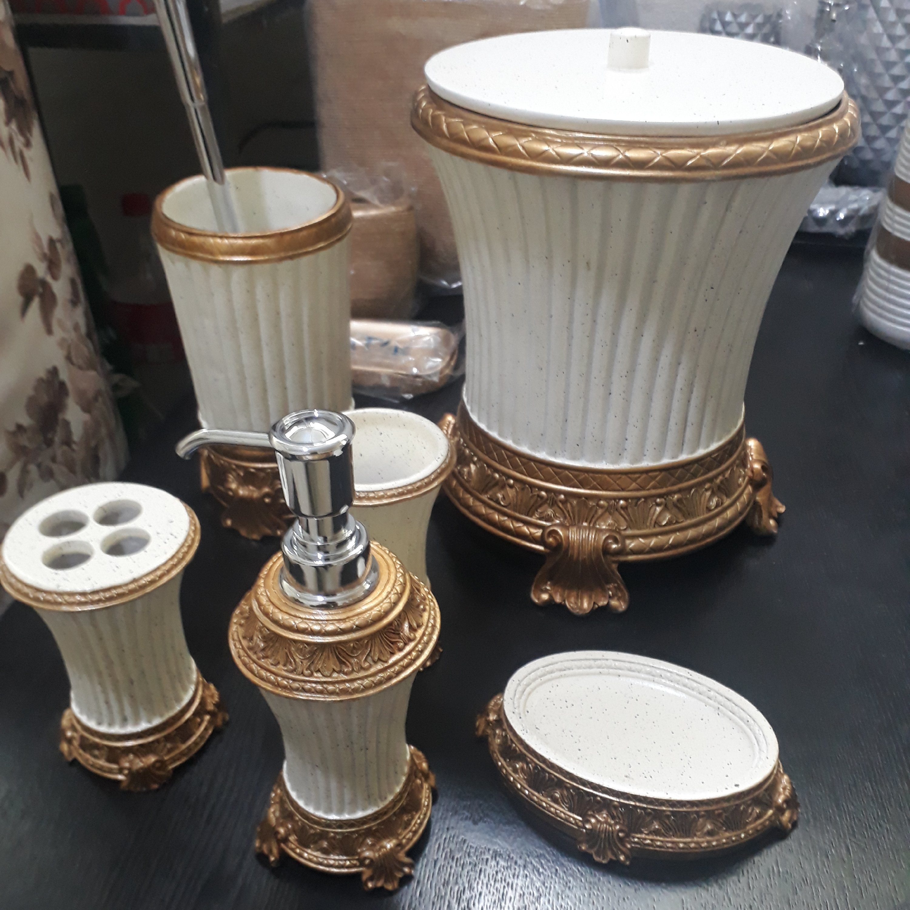 ست سرویس بهداشتی رزین مدل 9611 سفید طلایی