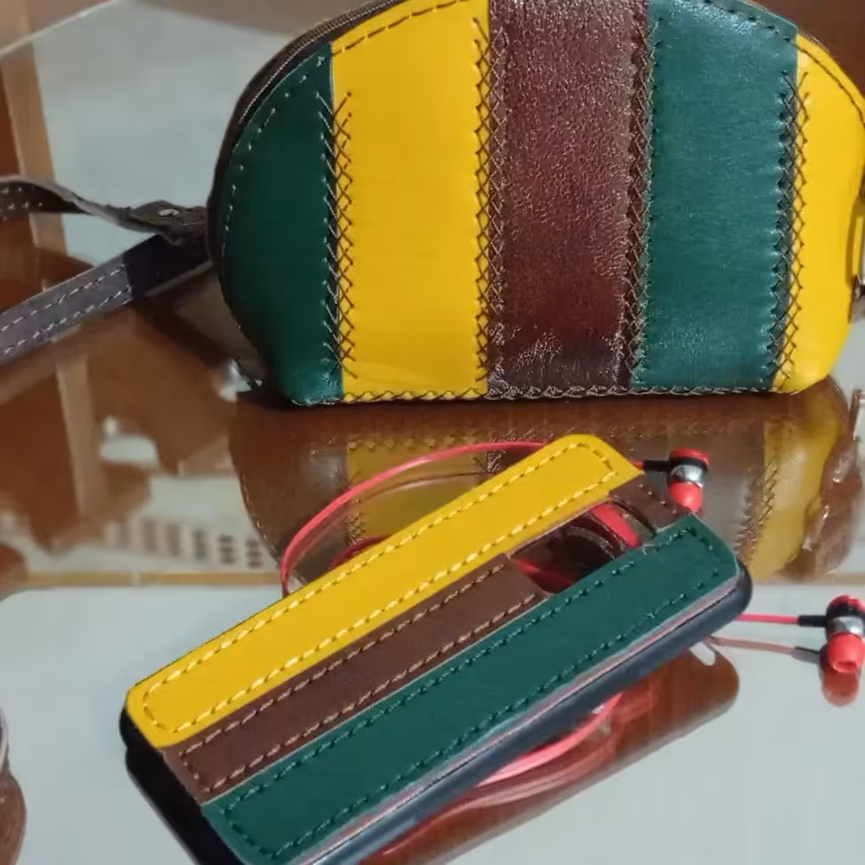 ست کیف و قاب گوشی تهیه شده از چرم طبیعی بز 