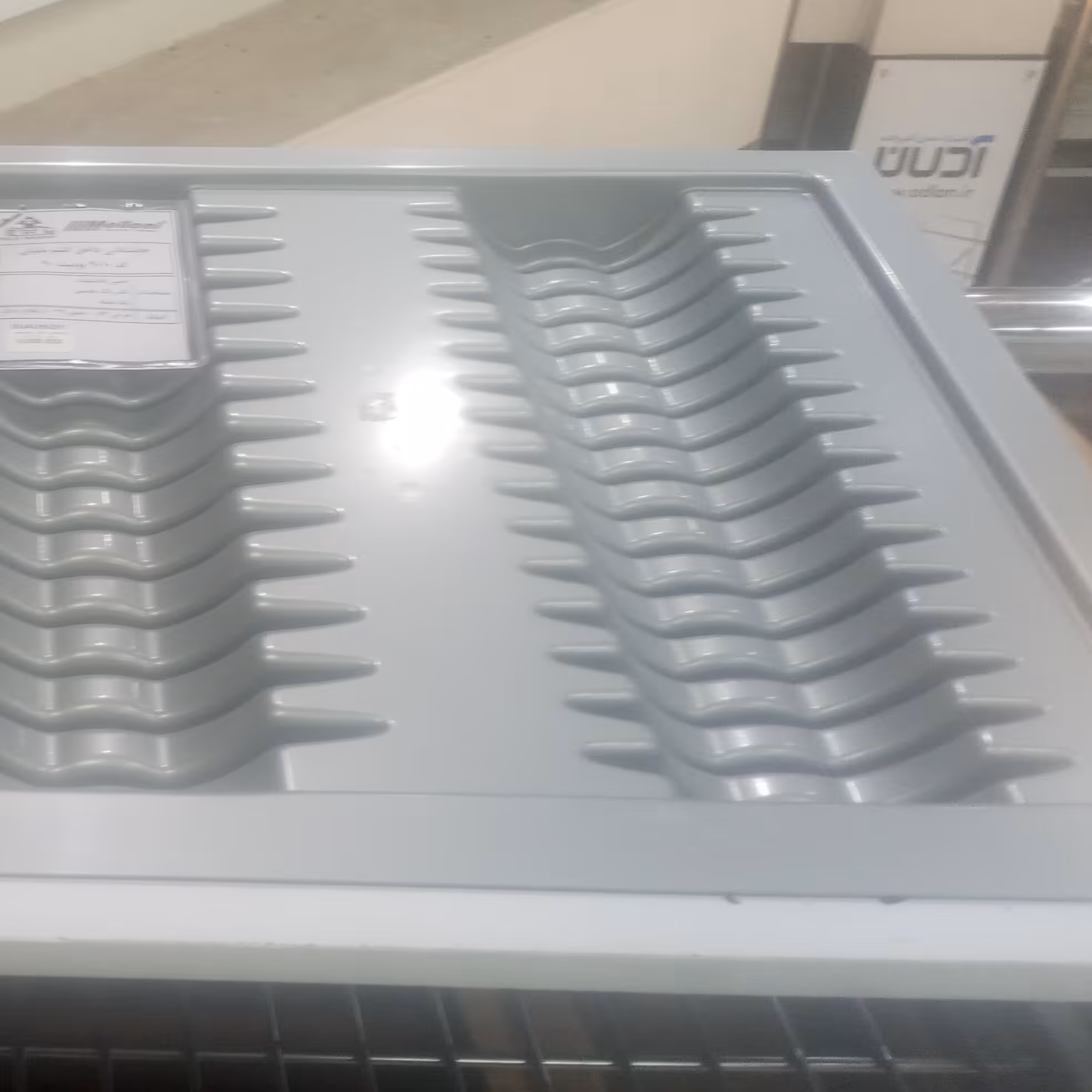 جابشقابی برند شرکت ملونی جنس پی وی سی درجه یک رنگ طوسی یونیت 60 و 90 گارانتی 5سال (پس کرایه)