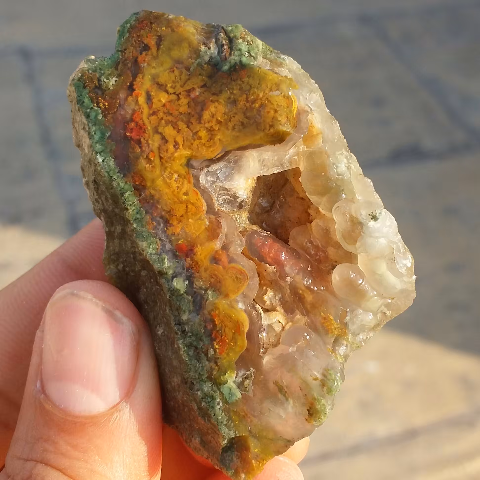 سنگ راف عقیق شجر منظره پاییزی بسیار دیدنی شاهکار خلقت کاملا طبیعی محشر
 کد 8829