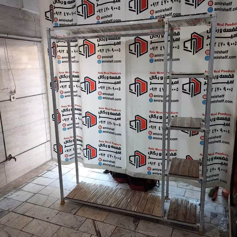 قفسه رگال شلف ترکیب چوب فلز . کرایه بار به عهده مشتری( ارسال با پست تیپاکس پس کرایه می باشد ) می باشد . 