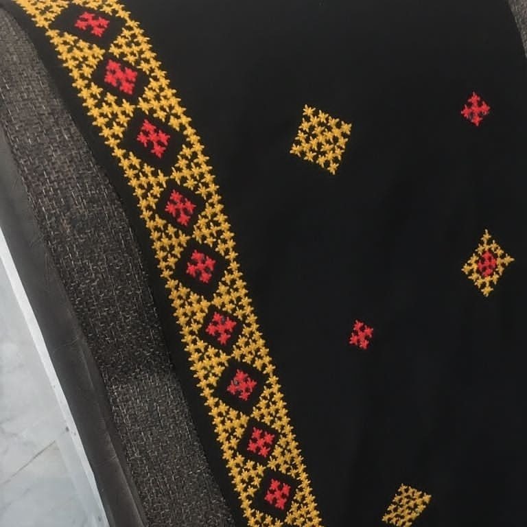 شال دست دوز