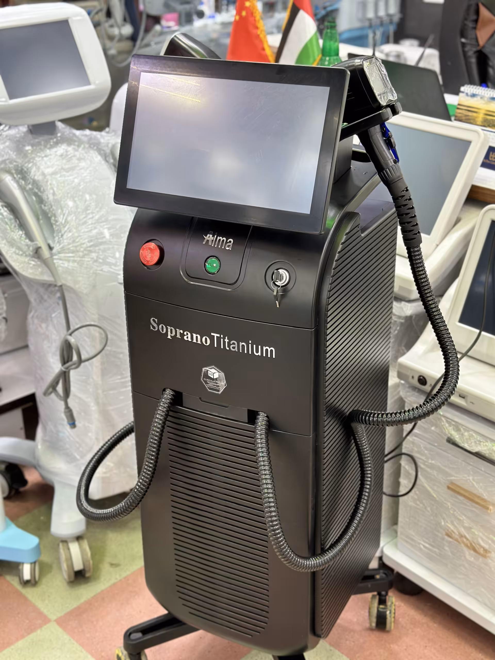 لیزر سوپرانو تیتانیوم پلاس 2023 دسته لمسی 1800 وات