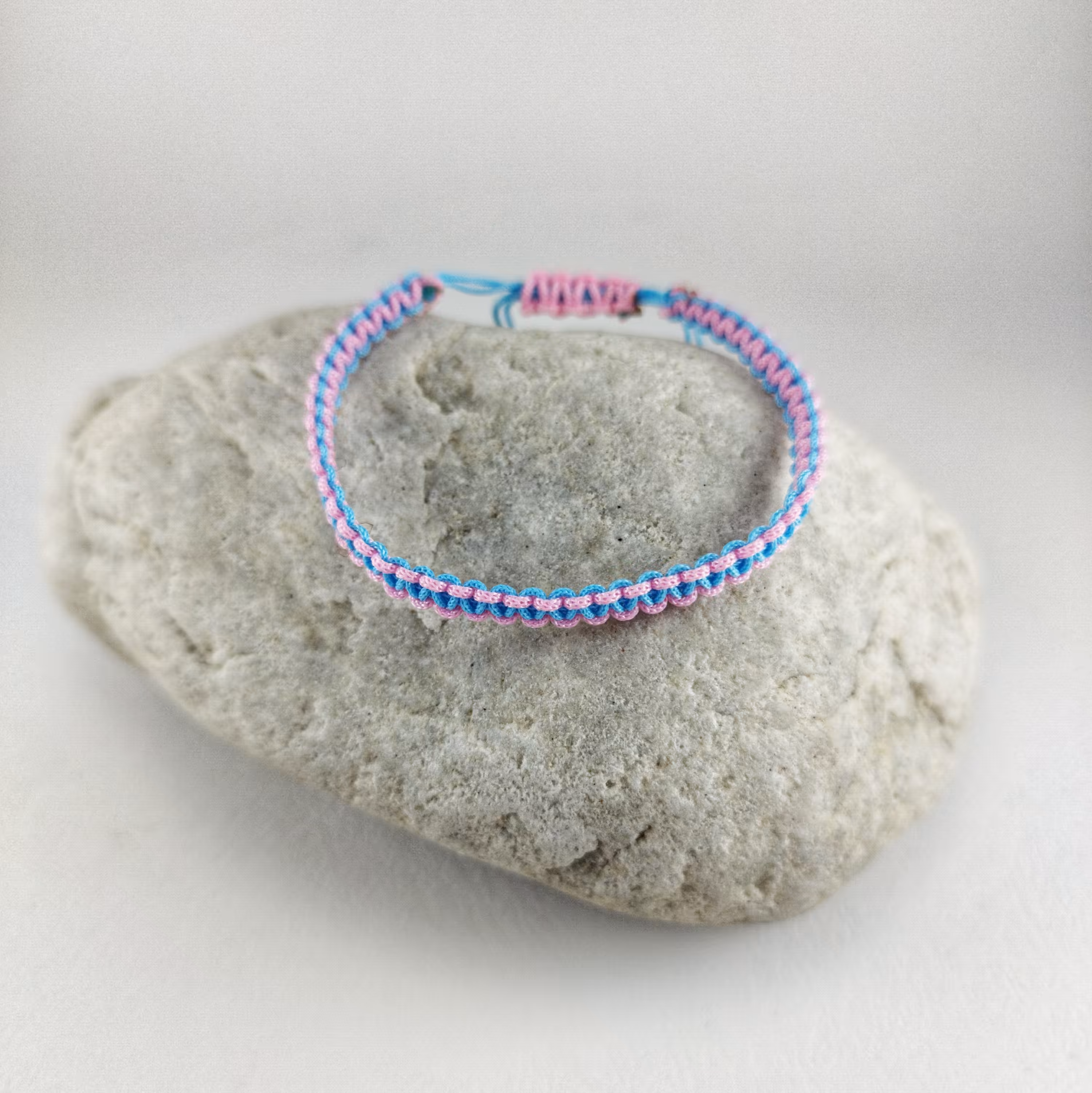 دستبند بافت زنانه و دخترانه با گره کشویی(فری سایز)