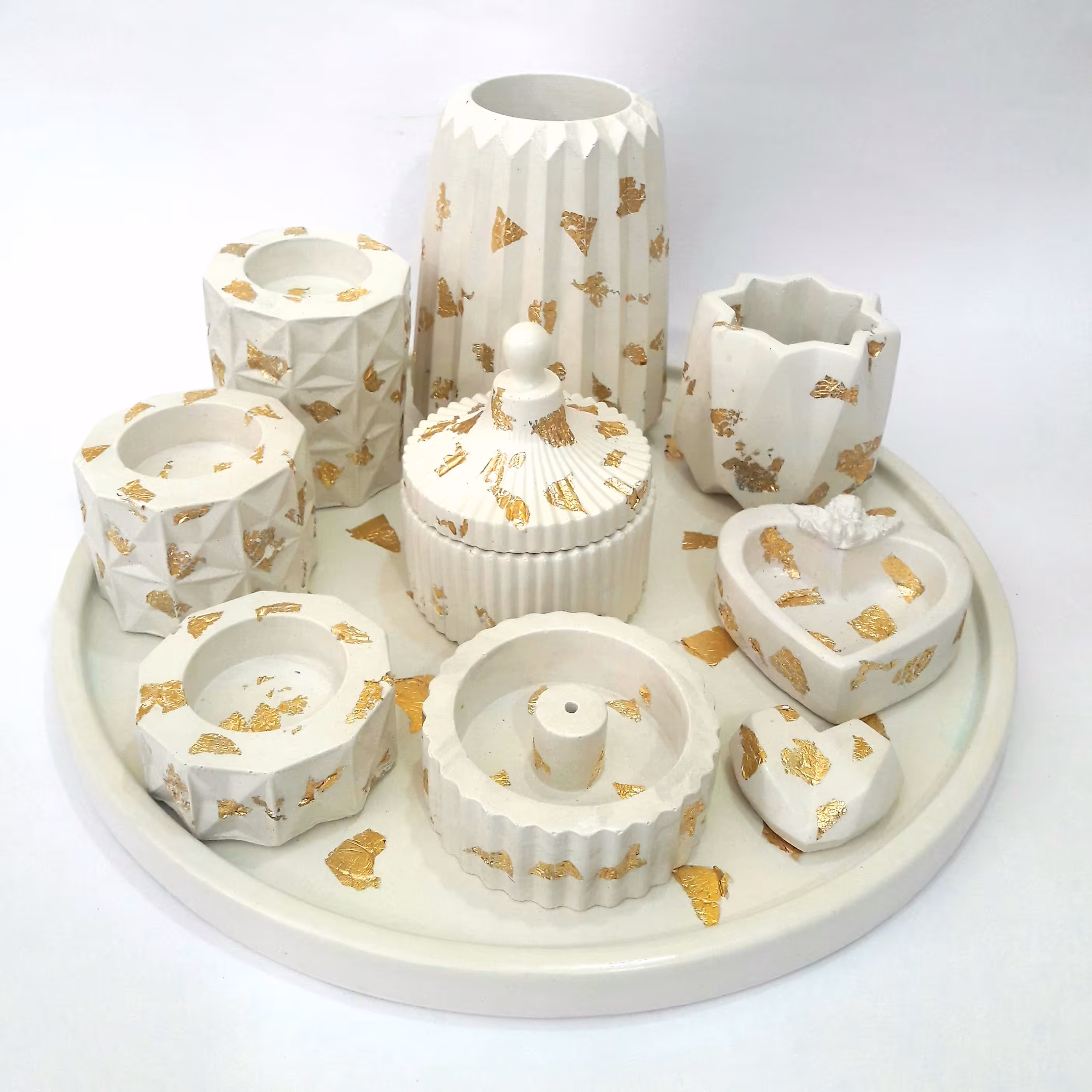 ست دکوری و  کاربردی سنگ مصنوعی 9 تکه رنگ سفید با ورق طلا