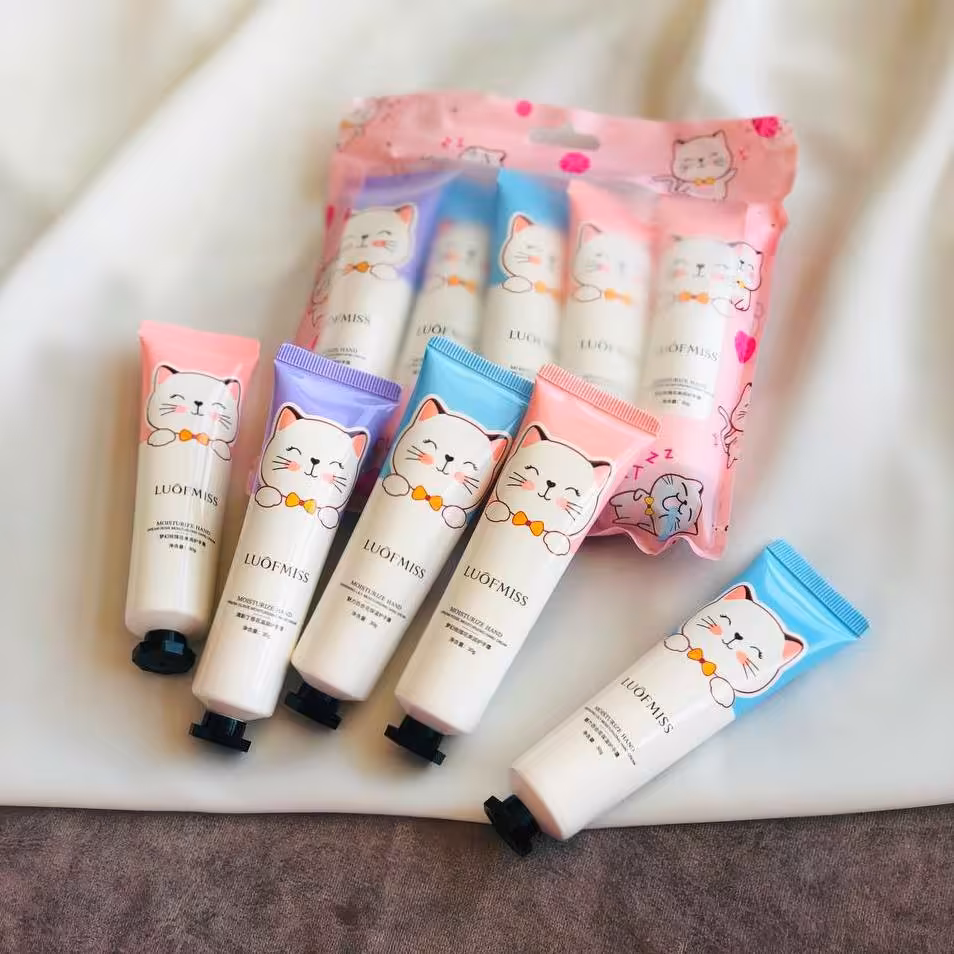 کرم آبرسان طرح گربه