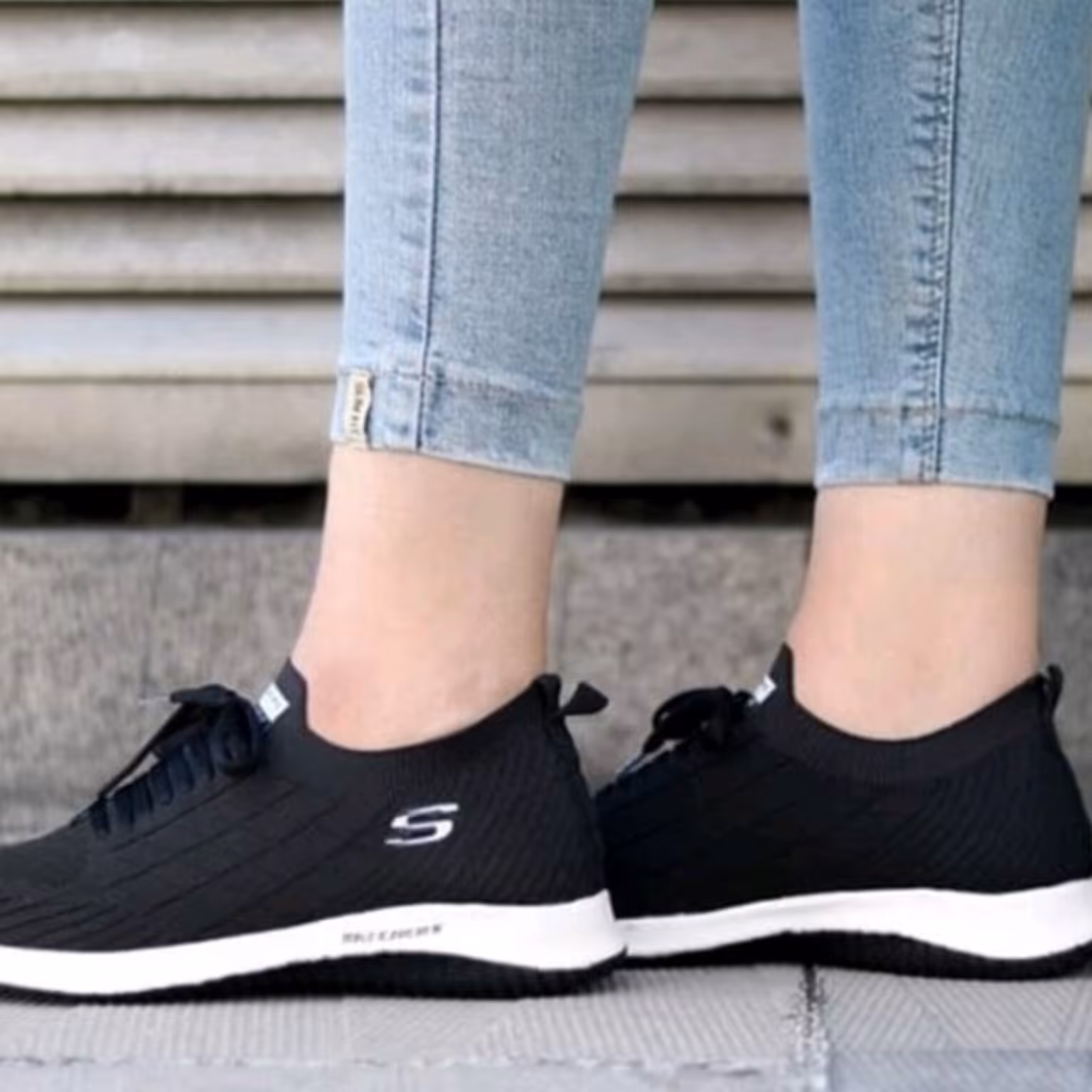 کفش اسپرت اسکچرز  مشکی زنانه و مردانه