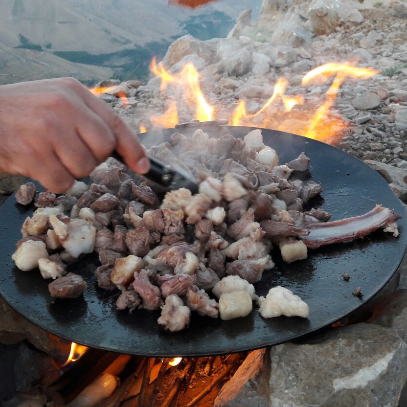 ساج چدنی پخت و پز قطر 37سانتی متری با دسته های مسی
