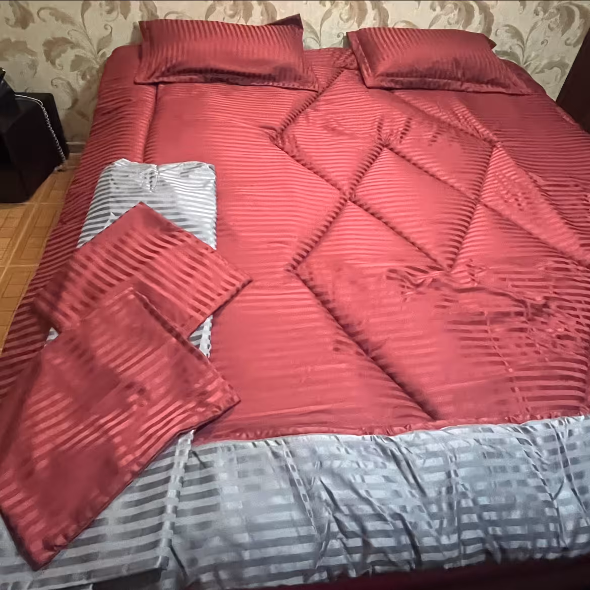 روتختی هتلی ترک ژاکارد دونفره رنگ زرشکی و طوسی