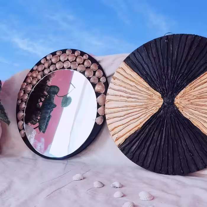 تابلو طرح برجسته و آینه دور کار شده با صدف