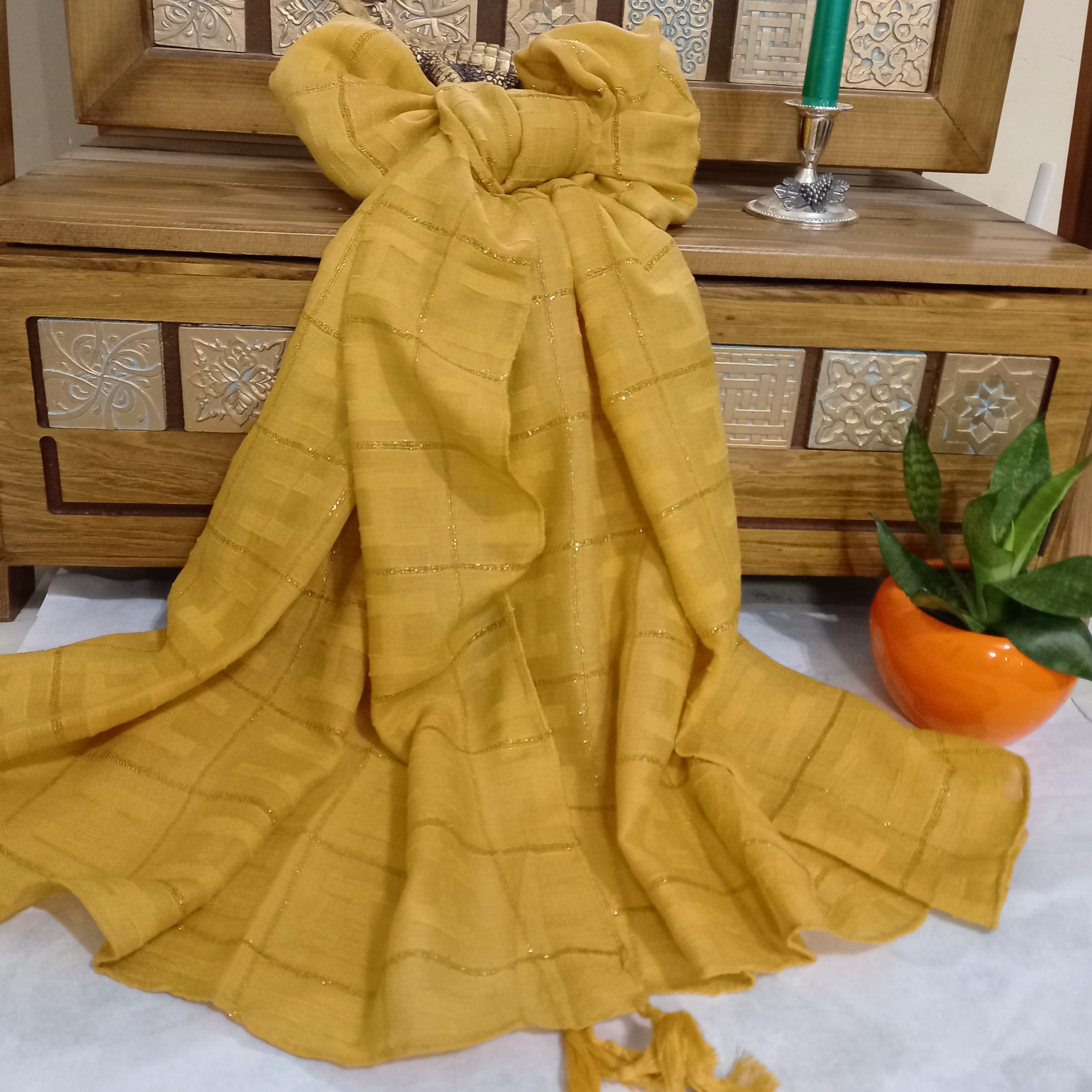 شال نخی لمه کار شده خردلی