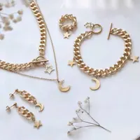 سرویس کامل کارتیر طلایی با آویز ماه و ستاره
