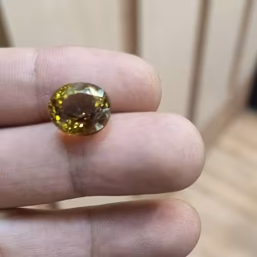 نگین الکساندرید بسیار زیبا و ظریف