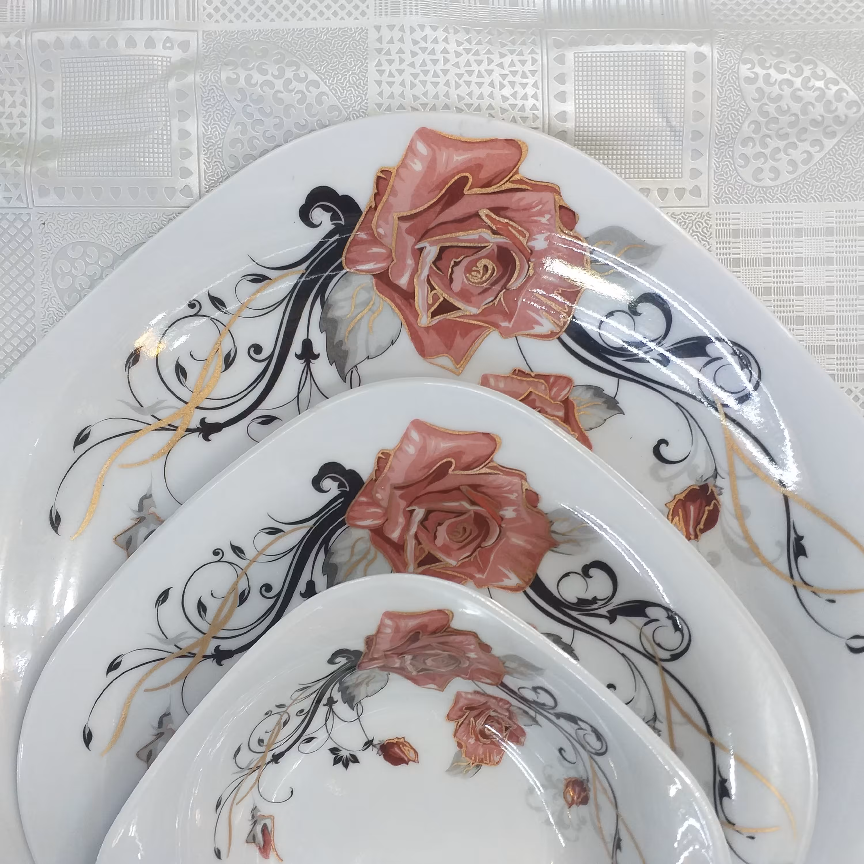 سرویس 26 پارچه ملامین نشکن طرح رزالین