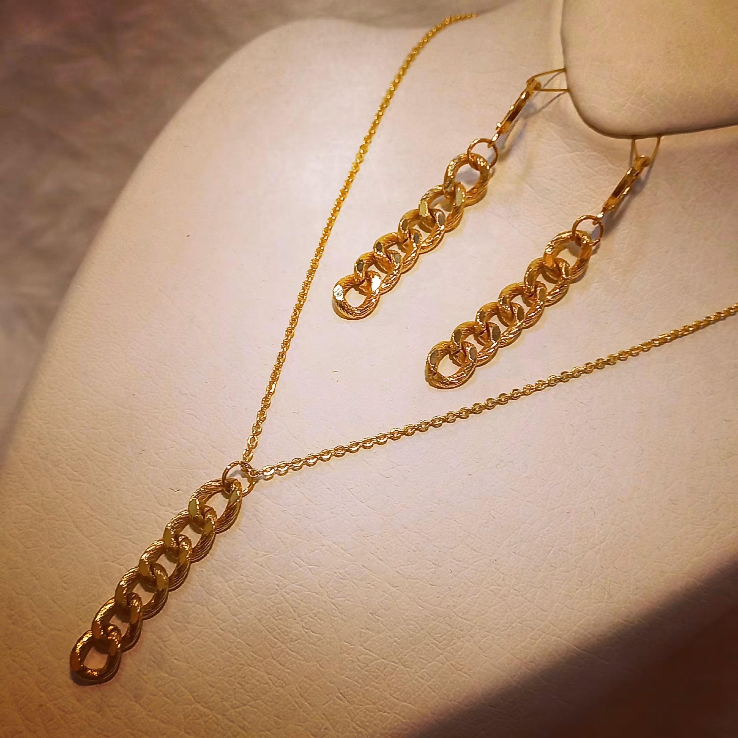 نیم ست کارتیر طلایی رنگ ثابت