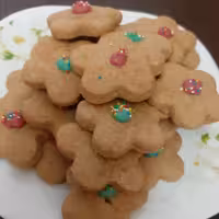 شیرینی کوکی اسپایسی فلفلی برای کسانی که عاشق طعم های تندوشیرین هستند..ترکیبات پودربادام یافندق کره فلفل قرمز و..... 