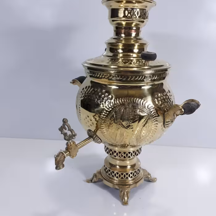 سماور زغالی 6 لیتر قلم کاری شده  تمام برنجی جهت تهیه چایی آتیشی