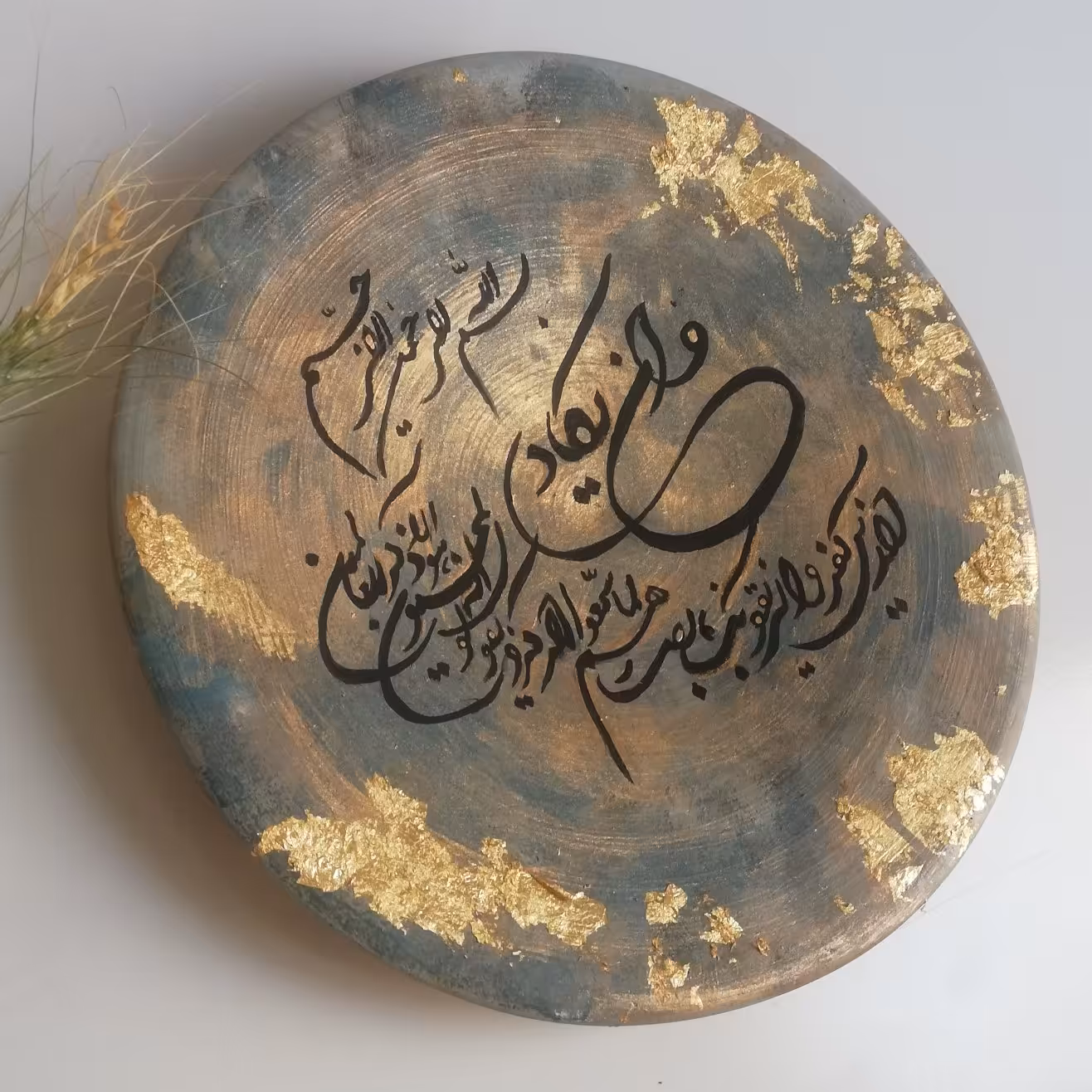 دیوارکوب دکوراتیو شیک  طوسی طلایی مناسب دکور و هدیه 