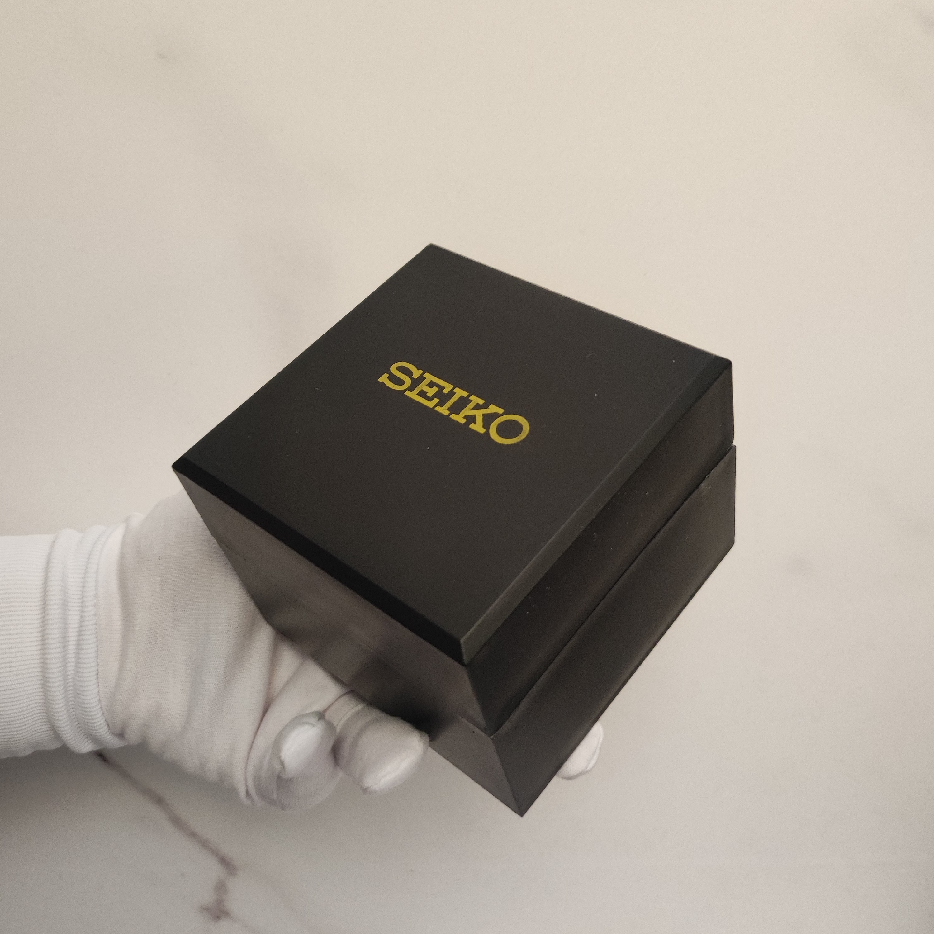 جعبه ساعت  هارد باکس سیکو بالشتک دار   هاردباکس SEIKO