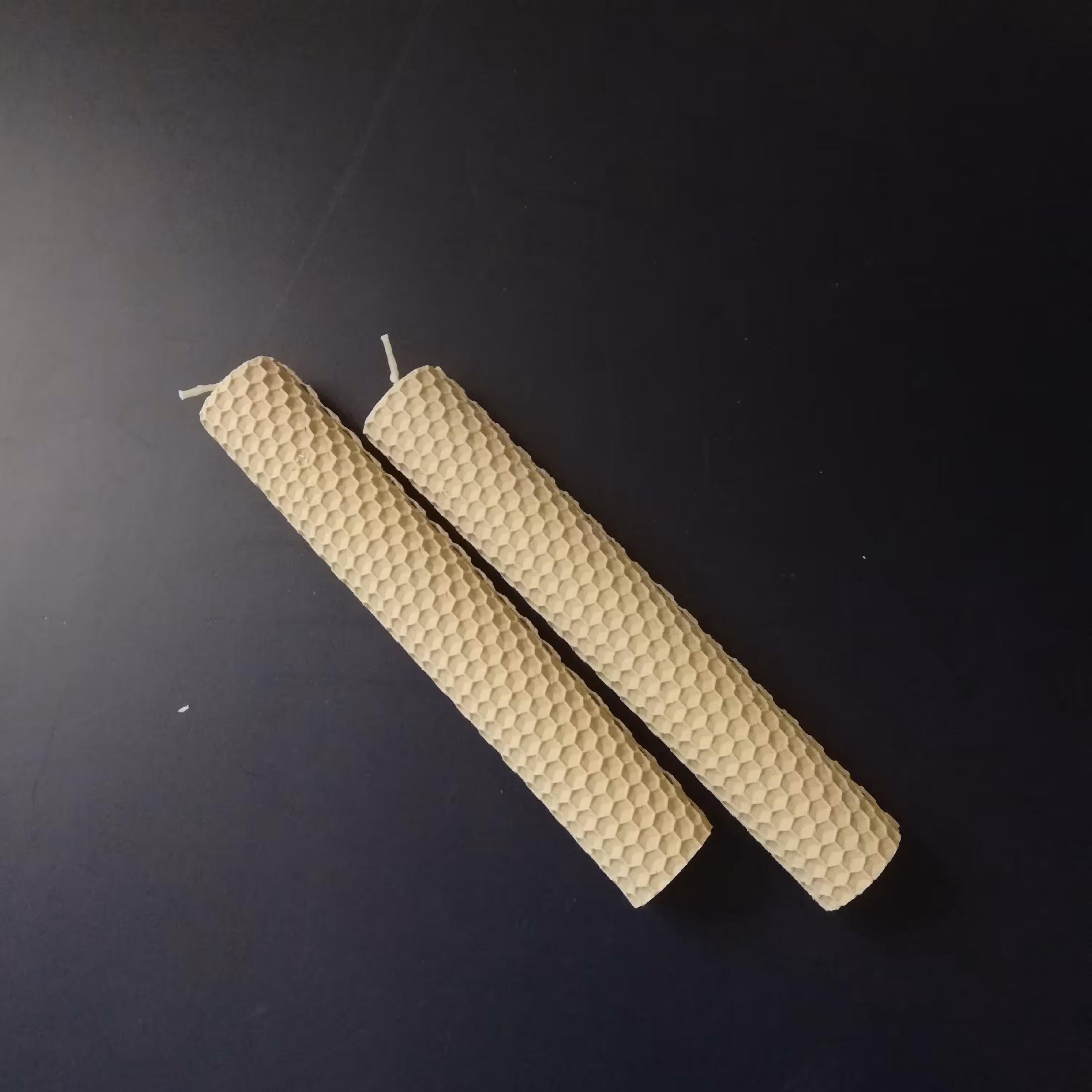 شمع مومی رنگ کرم ارتفاع 18 سانتی بسته دو عددی