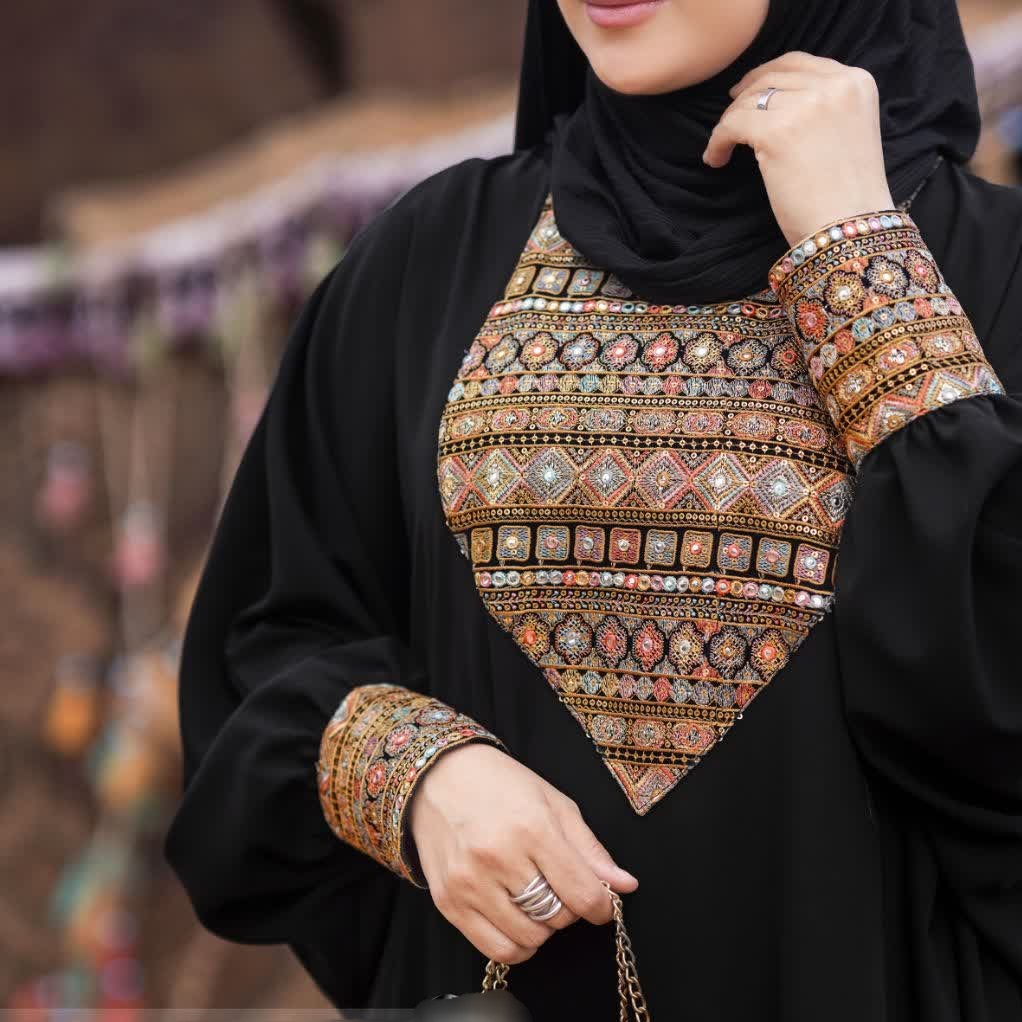 مانتو عبایی مشکی با خرج کار مجلسی فری سایز