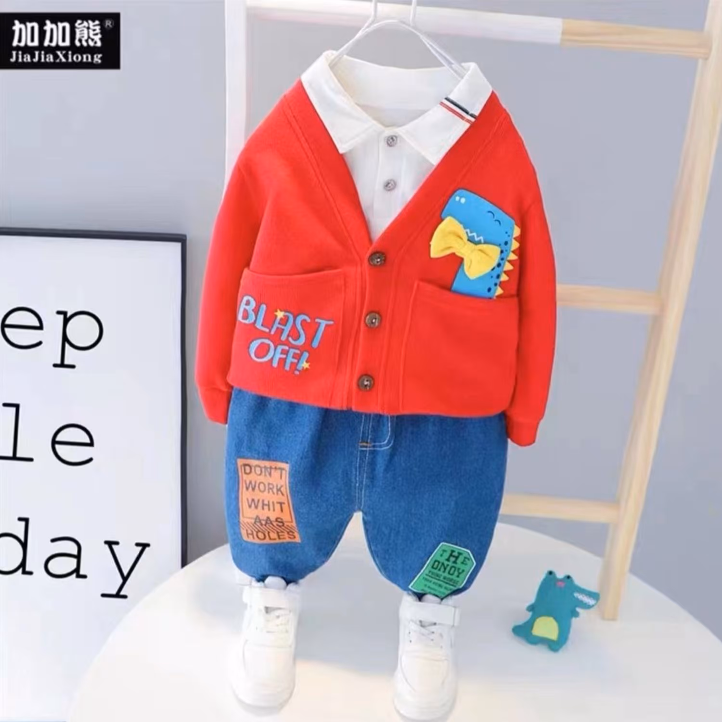 ست سه تیکه وارداتی درجه یک مناسب 6ماه تا 4سال