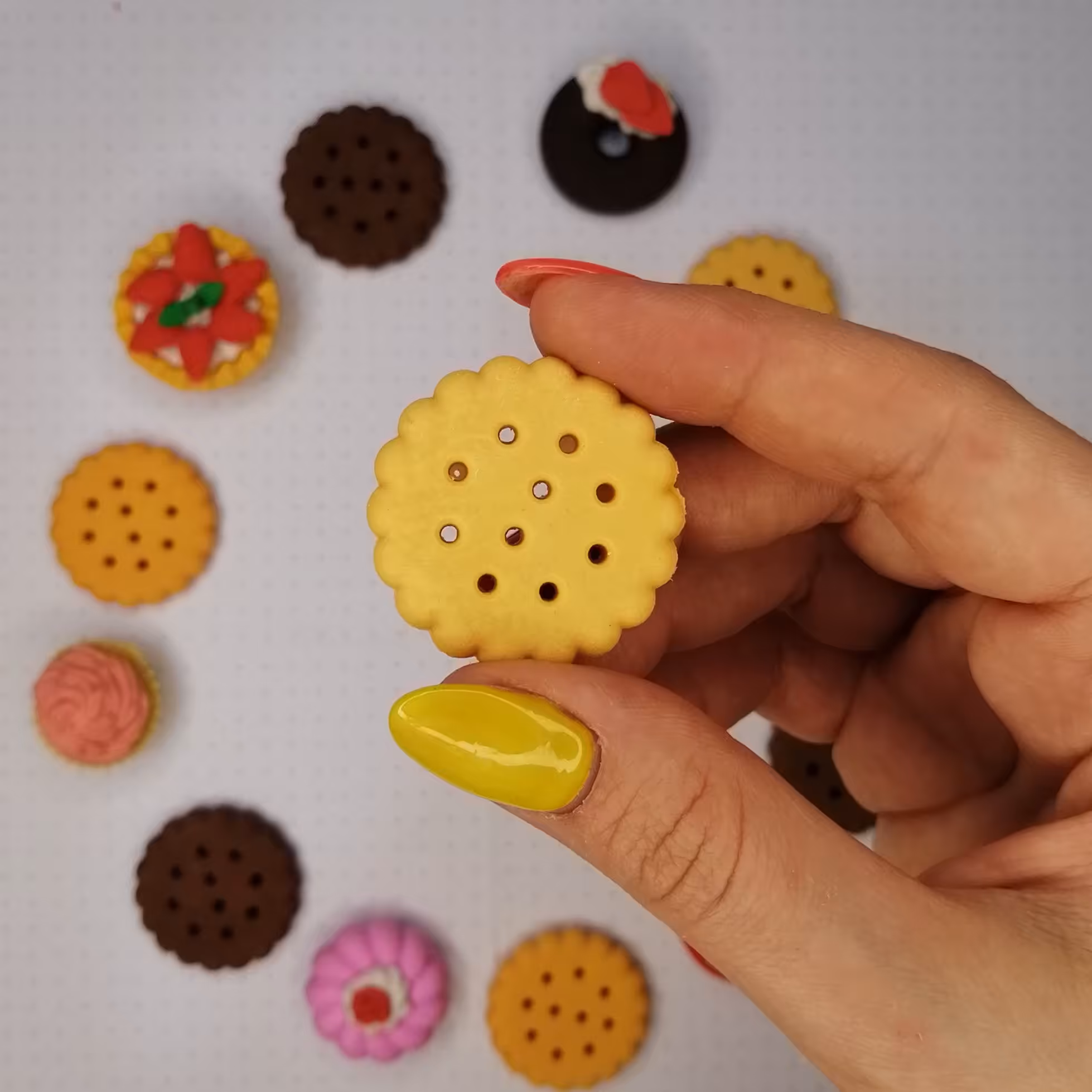  پاک کن   زرد بیسکوئیت بیسکوییت  فانتزی 