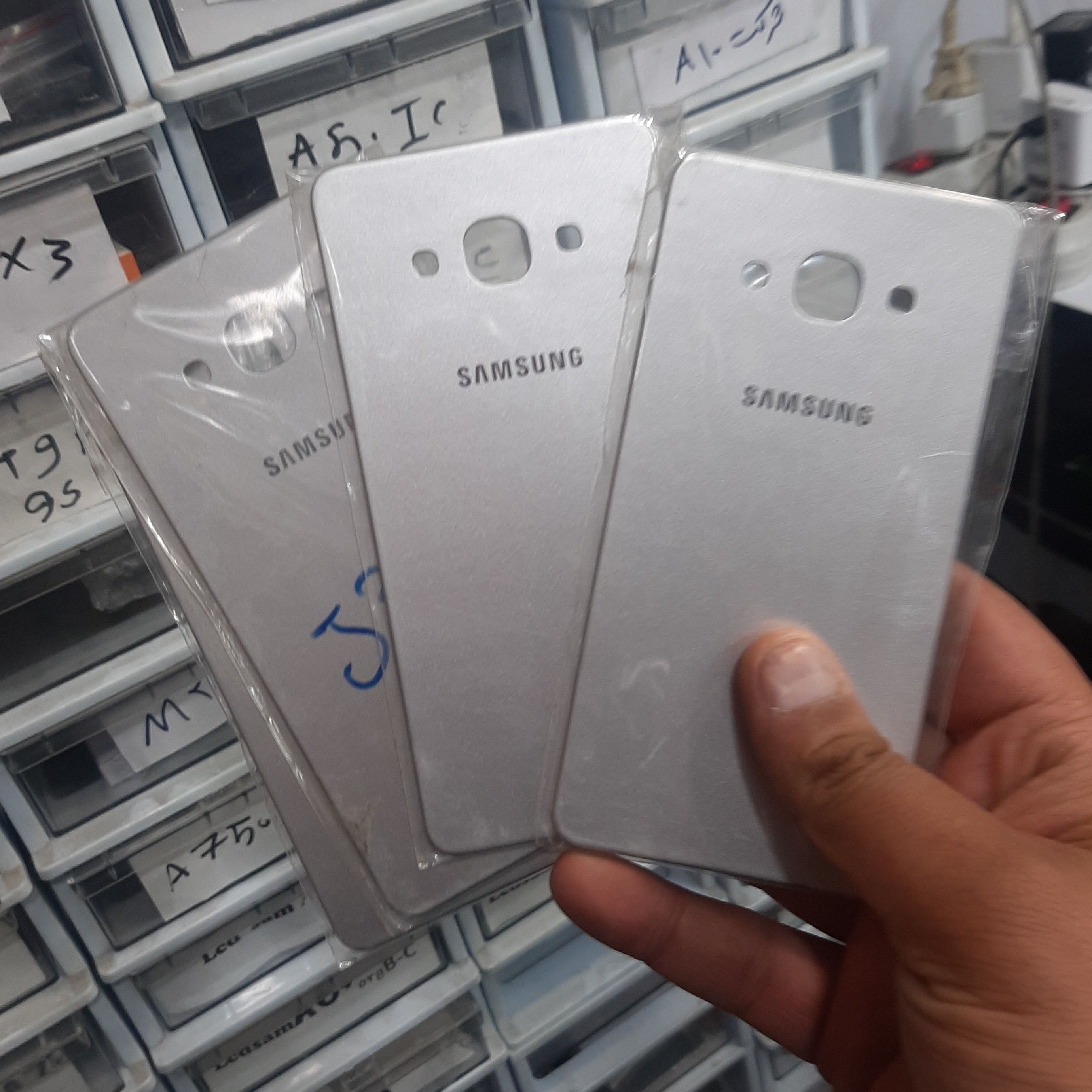 درب پشت SAMSUNG J3 PRO 2016