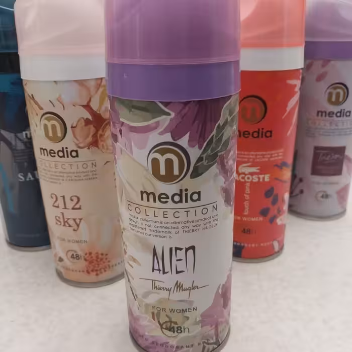 اسپری خوشبو کننده ی بدن زنانه
رایحه ی مطبوع و انرژی بخش 
رایحه ای گرم
ماندگاری بالا
برای استفاده ی روزانه 
قیمت67هزار