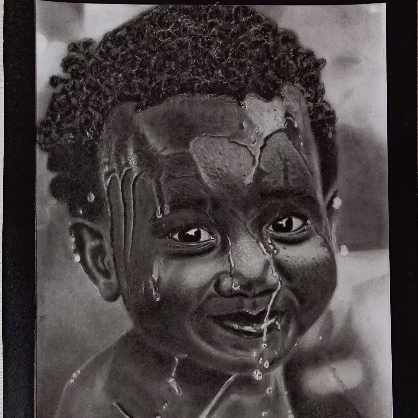 طراحی چهره سیاه قلم هایپررئال سایز 50در70 با شباهت کامل و قیمت مناسب.