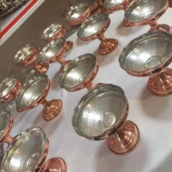 بستنی خوری تک پایه چکشی نانوشده