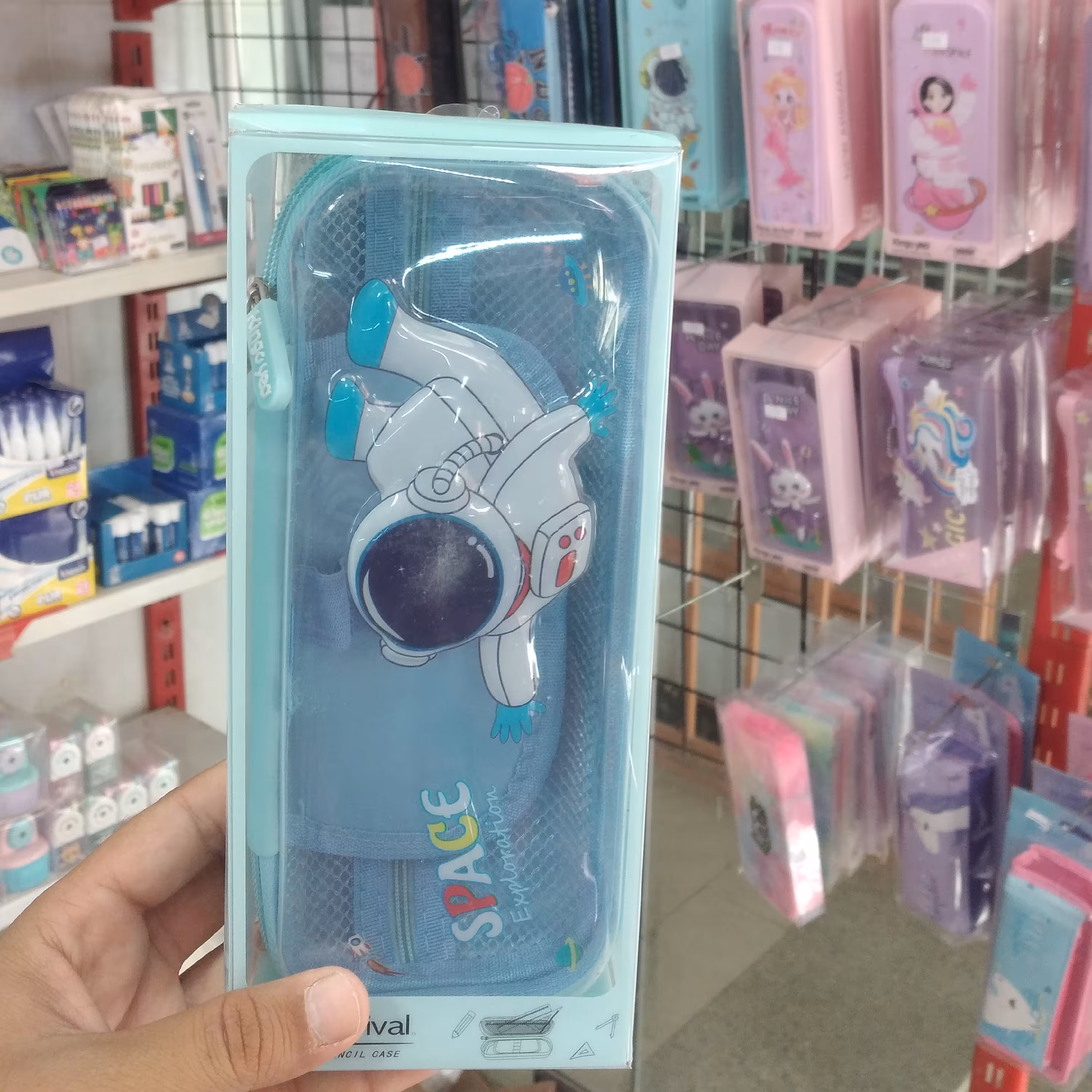 جامدادی شفاف فضایی