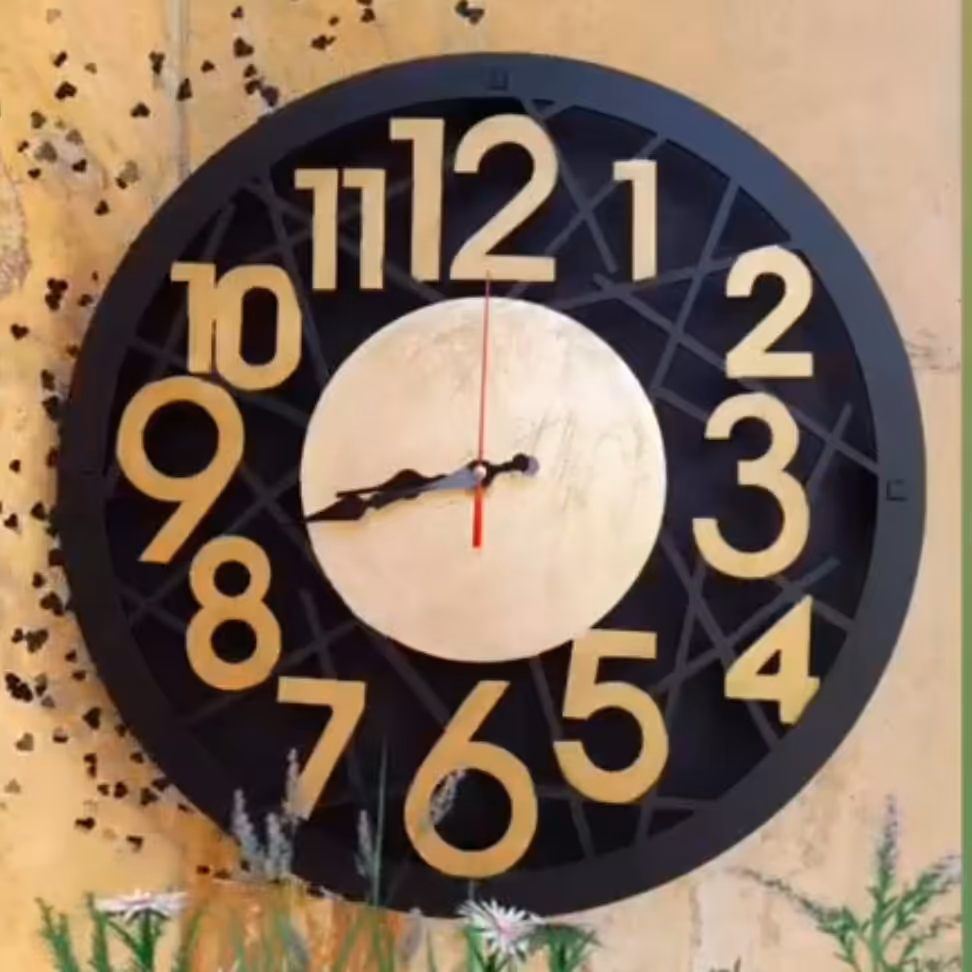ساعت دیواری