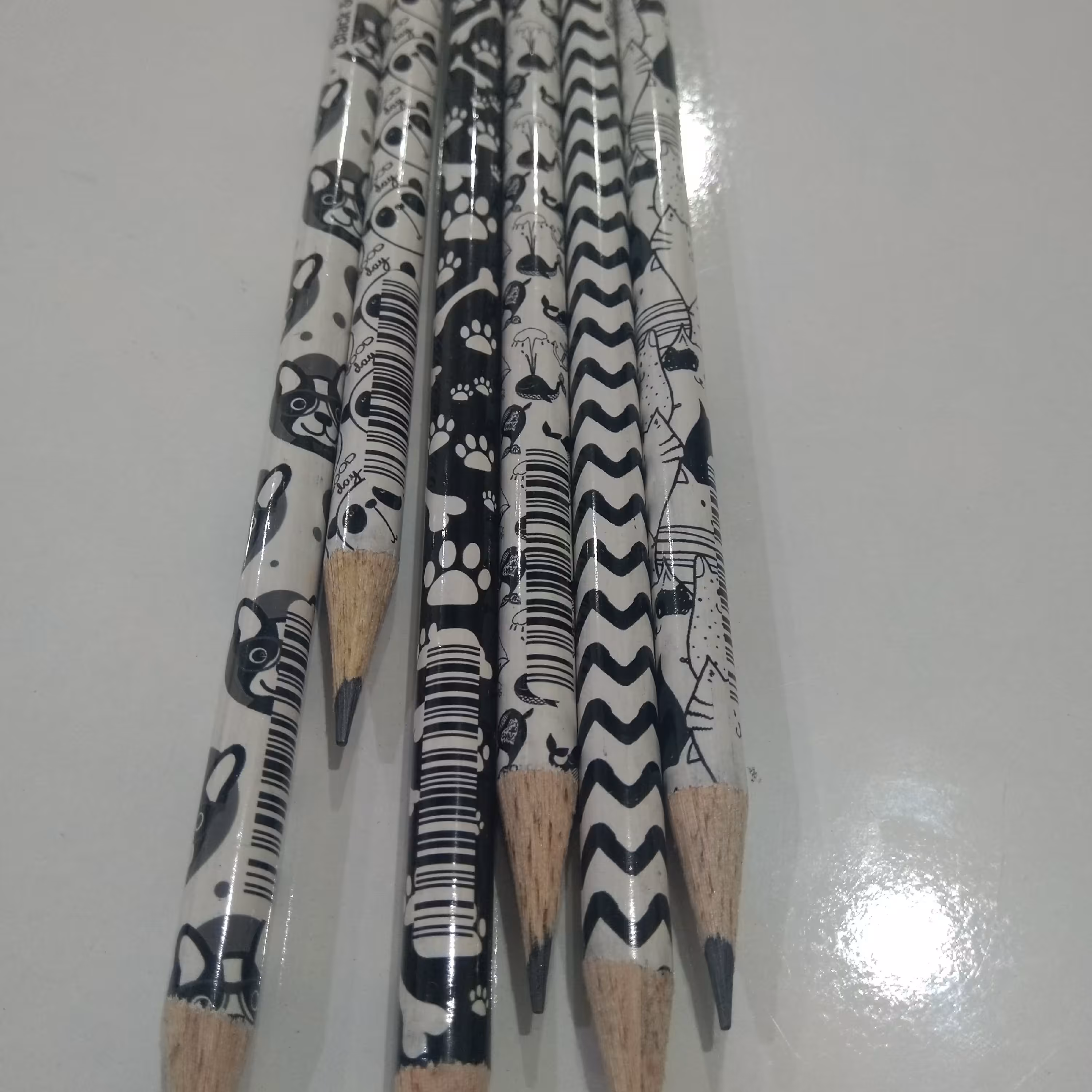 مداد مشکی طرح دار آریا 