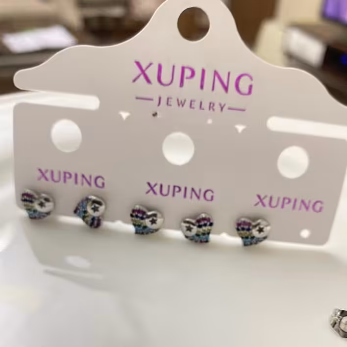 گوشواره میخی طرح قلب نگین رنگی 