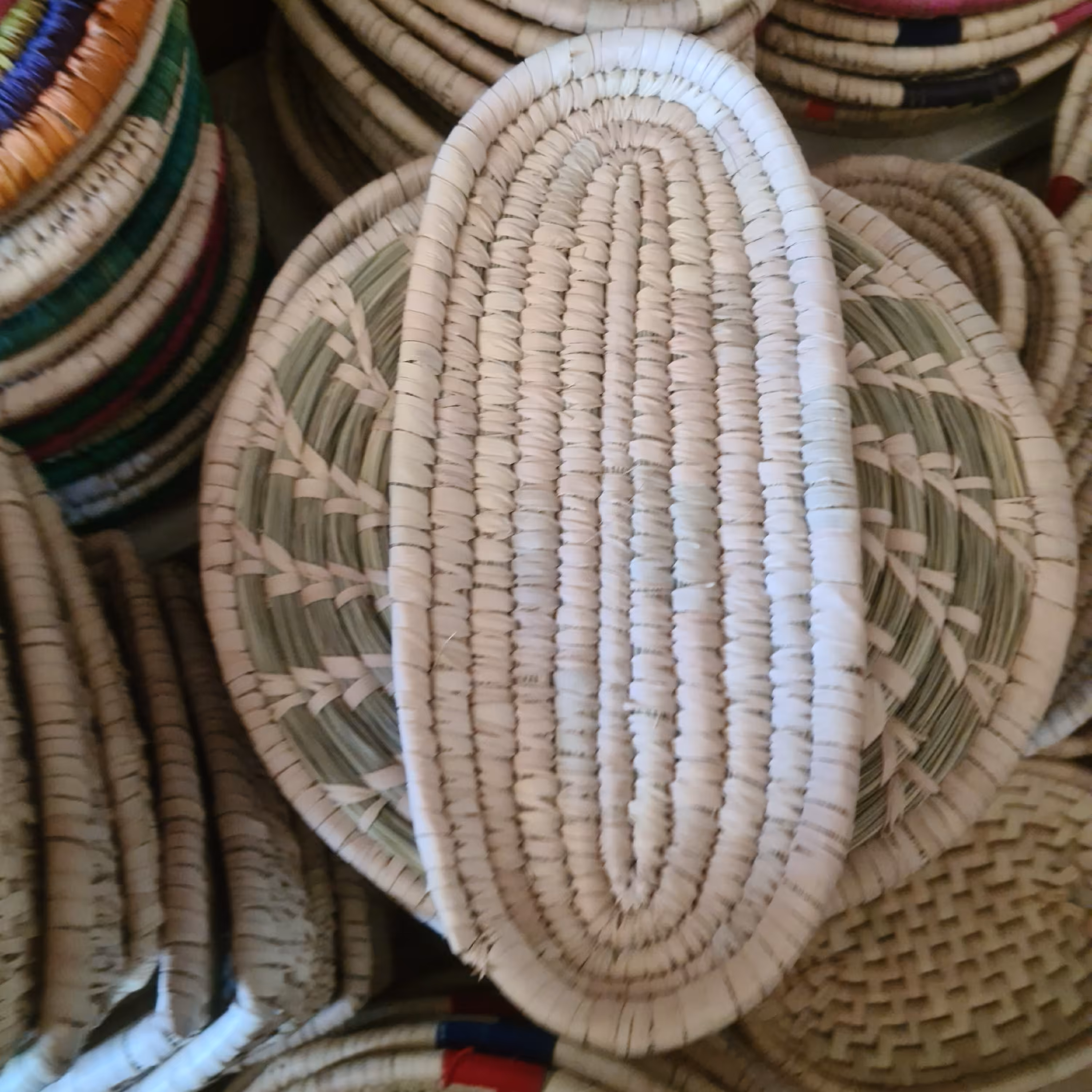 سینی حصیری  بیضی (دیس حصیری بیضی) (پس کرایه)