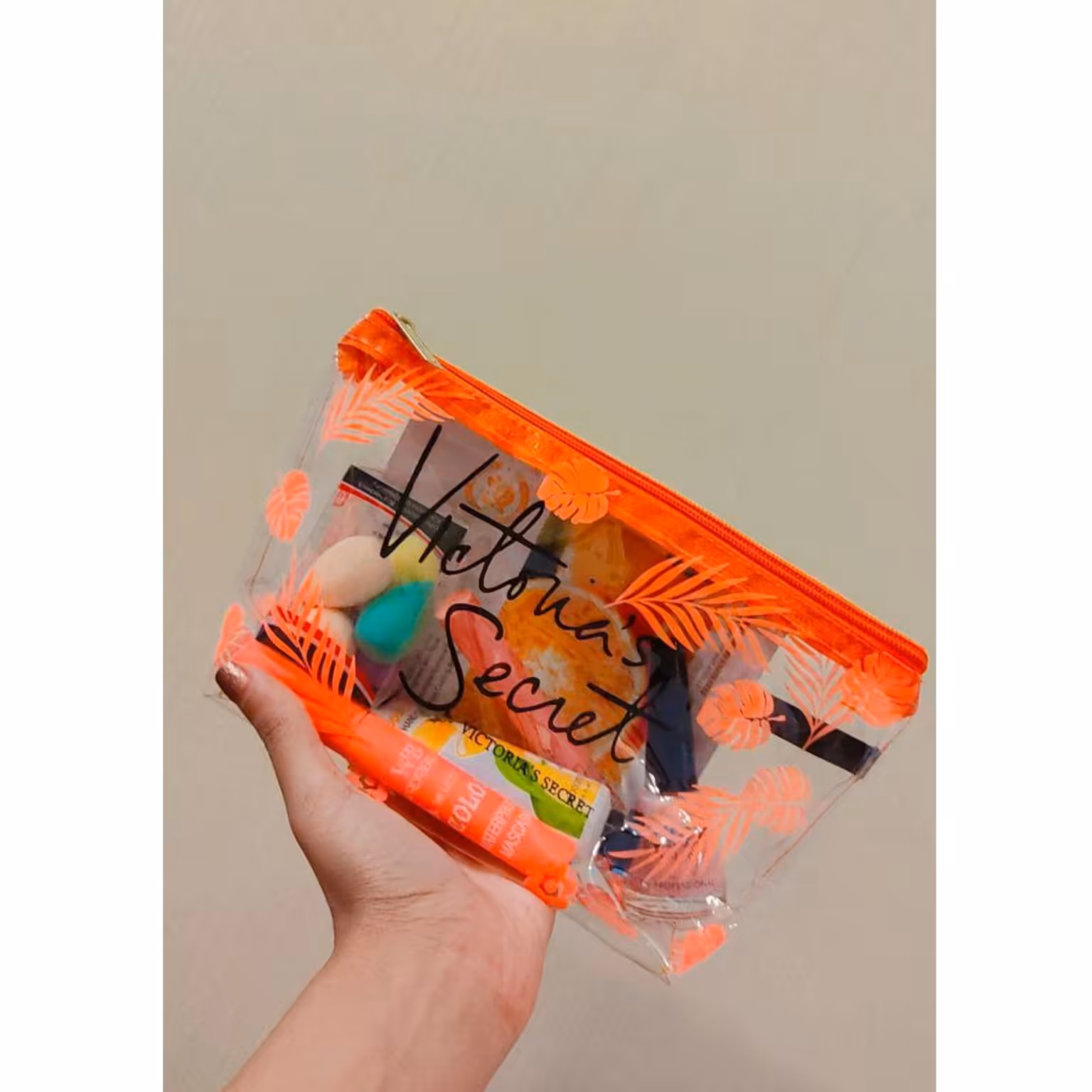 پک هدیه نارنجی رنگ جذاب با 7 محصول کاربردی 